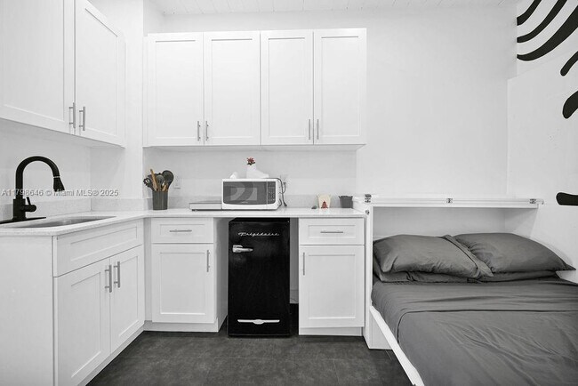 Photo - 534 NW 50th St Unit B