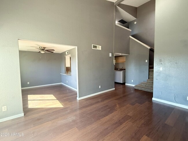 Photo - 2202 W Glenrosa Ave