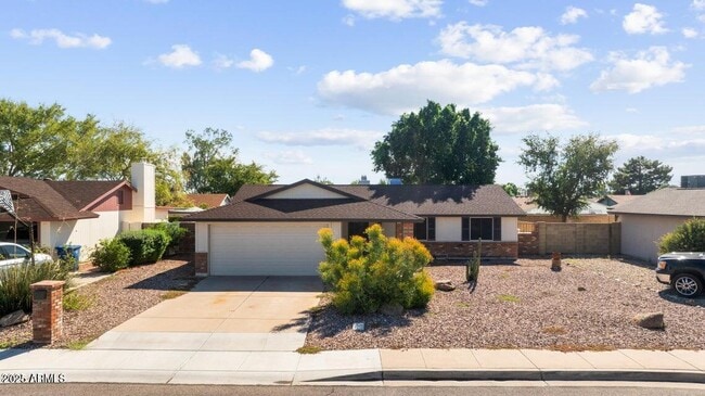 Photo - 1525 W El Alba Way