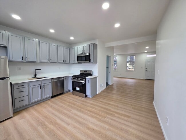 Building Photo - Newly updated 3 bedroom 2 bathroom house for Rent!!!