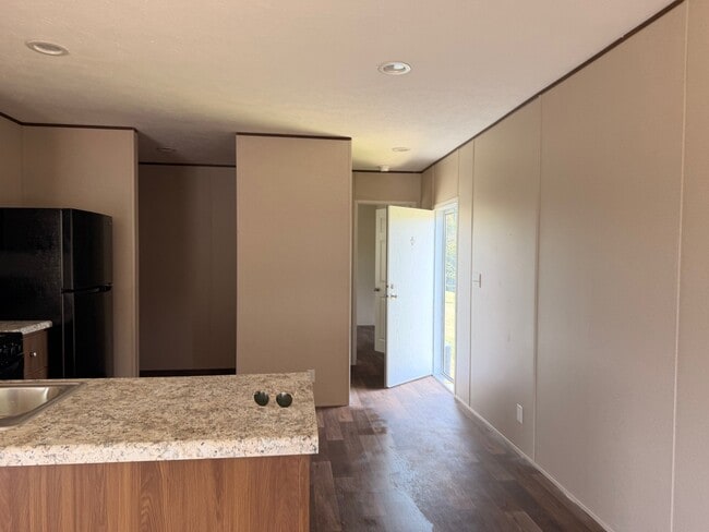 Photo - 833 Lovell Rd
