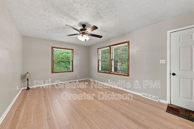 Photo - 366 N Powers Blvd