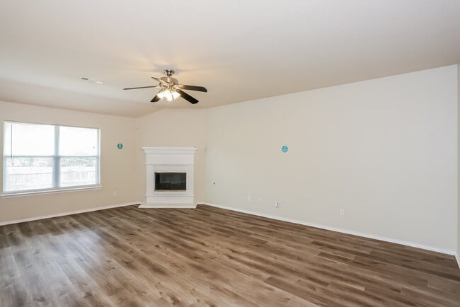 Photo - 2806 Jennie Wells Dr
