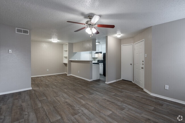 1BR, 1BA - 707SF