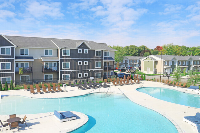 Building Photo - The Quarters at Iowa City Rental