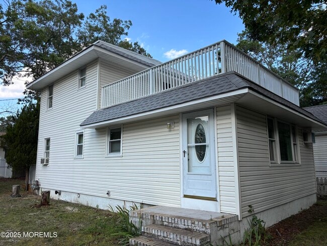 Building Photo - 887 Arlington Ave Rental