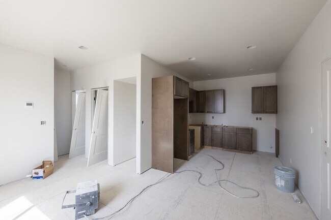 Photo - BRAND NEW 4 Bed/2 Full Bath Twin Home Main Unit in Sugar City! ALL UTLITIES ARE INCLUDED IN PRICE!!!