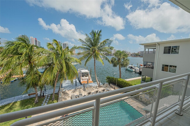 Building Photo - 468 Golden Isles Dr Unit 402