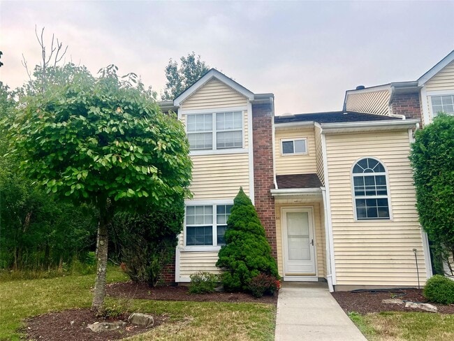 Building Photo - 50 Brick Pond Rd Rental