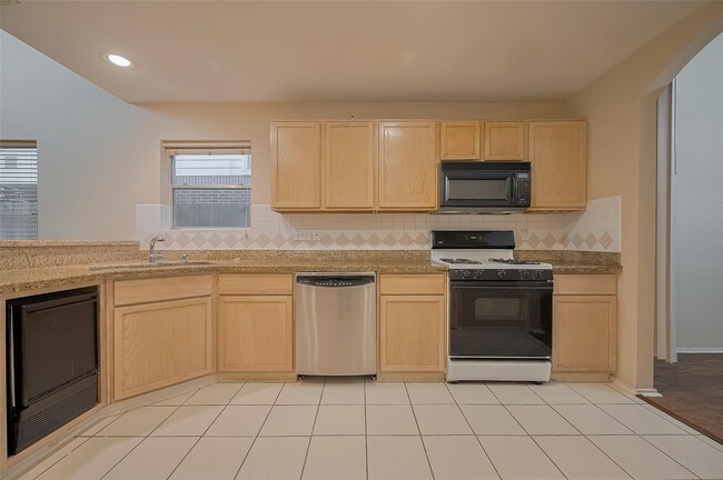 Building Photo - 23035 Canal Rd