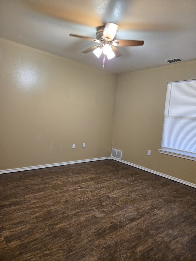 Photo - 612 N Englewood Ave