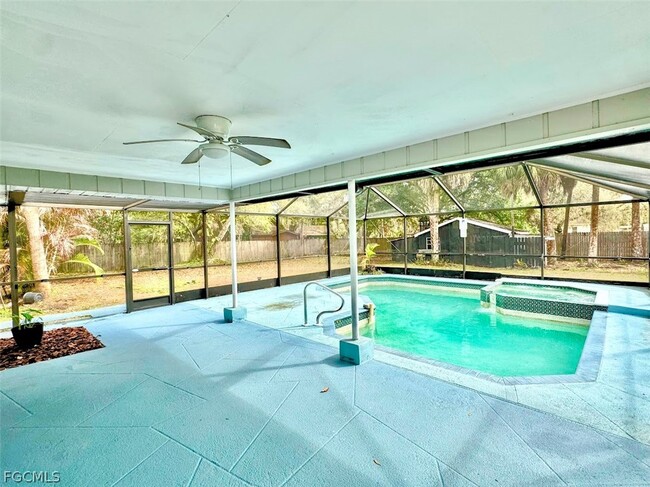 Building Photo - 233 S Cypress St