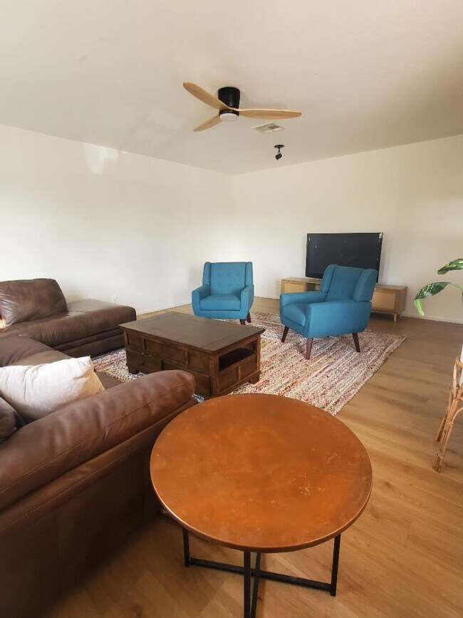 Photo - 1520 W Encanto Blvd