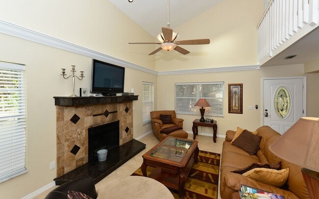 8200 Ibis St