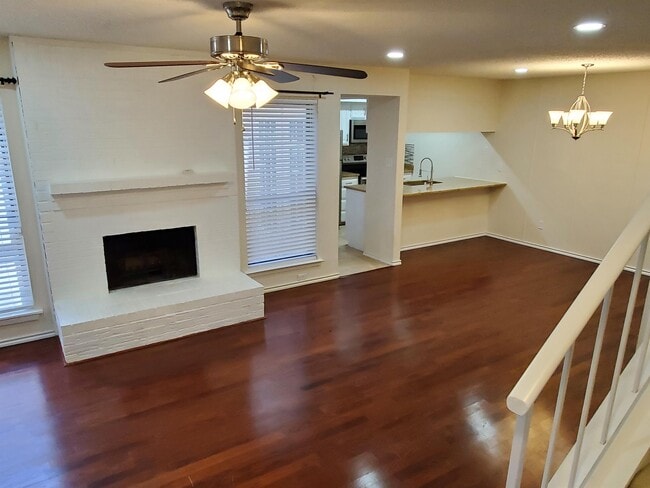 Photo - 2902 Southern Cross Dr
