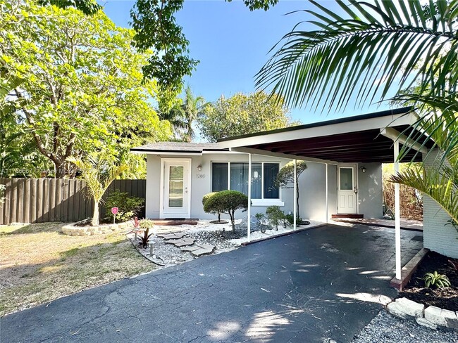 Photo - 1280 NE 38th St Casa
