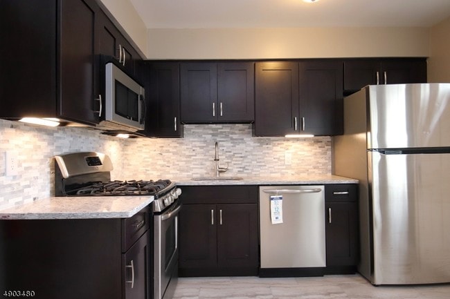 Photo - 32 Hancock Ct