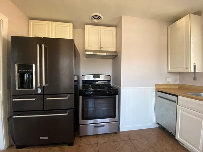 Photo - 132 Center St
