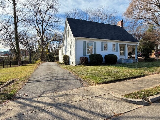 Photo - Statesville Downtown - 2BR / 1BA