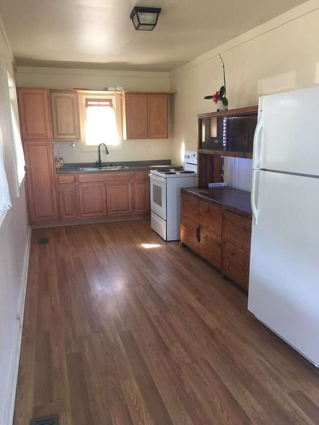Photo - 1856 Lincoln Ave Unit Downstairs Apartment