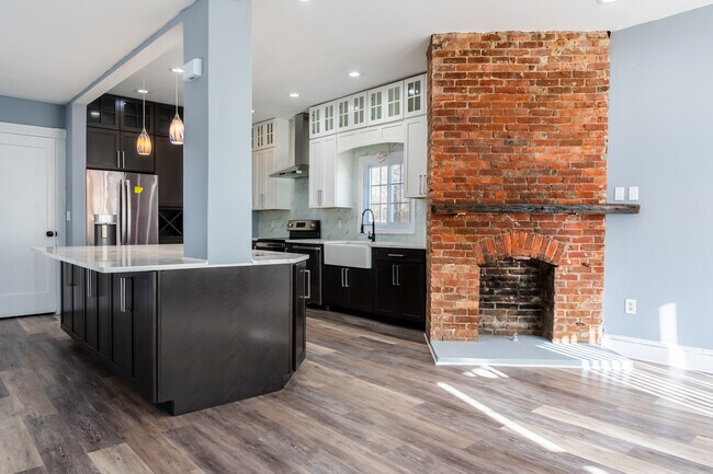 Photo - 1021 Olive St