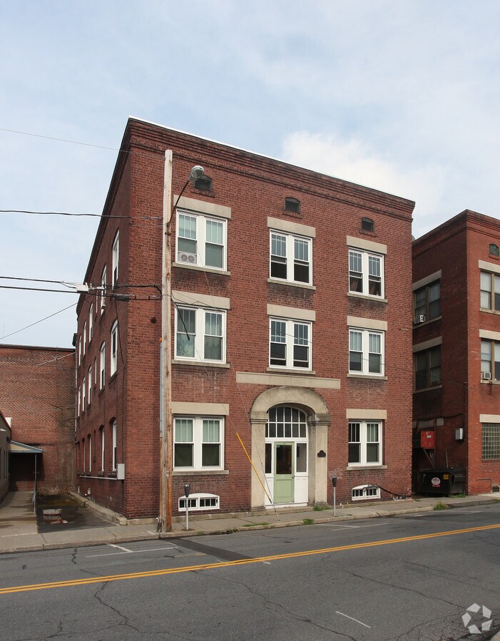 Photo - 11 Conway St Apartments