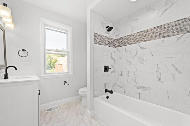 Photo - Stunning 5 bedroom home in Mt. Washington available June 1!