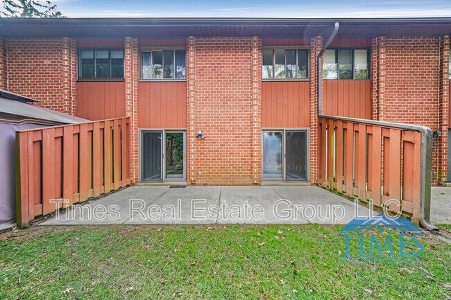 Photo - 704 Worthington Dr