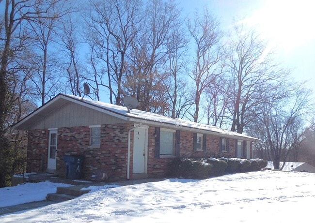 Building Photo - 1100 Arrowhead Dr Unit A