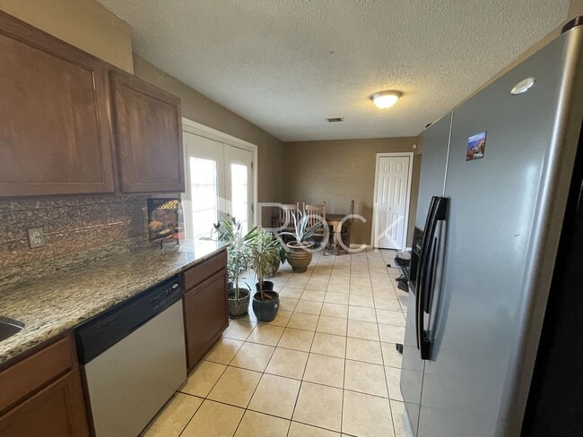 Photo - 3 bedroom/2 bathroom home in Moore Schools