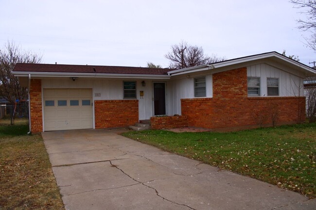 Photo - Located in Avondale 3bedrooms 2bathrooms 1 car garage