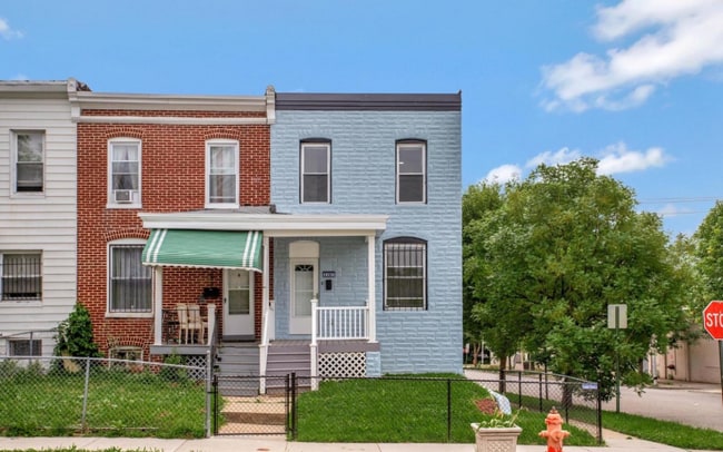 Building Photo - 2201 N Pulaski St Rental