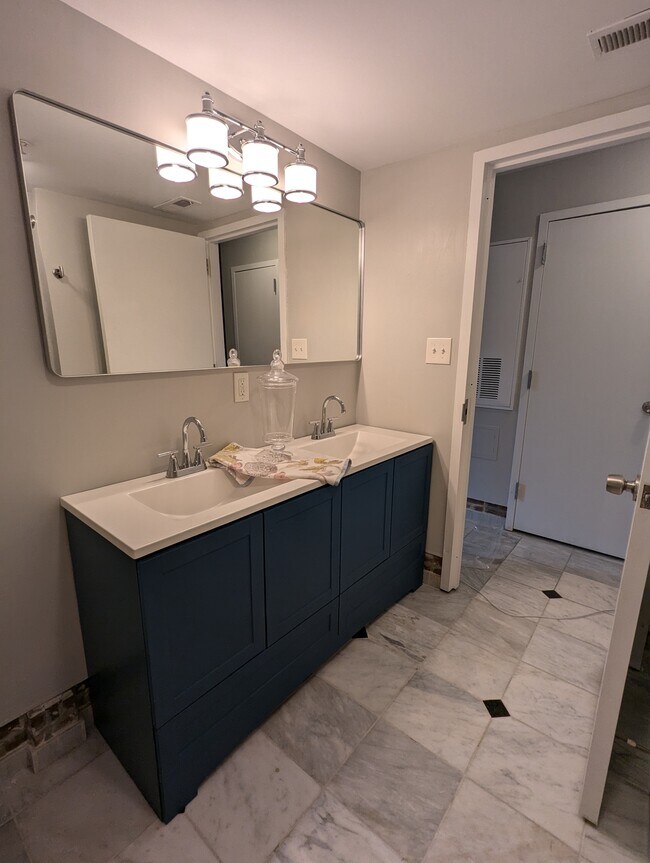 Photo - 2024 N Calvert St Unit 2