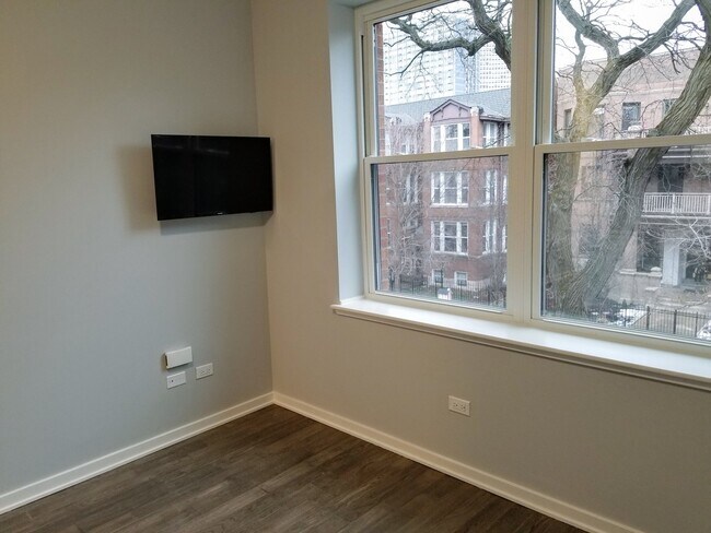 Photo - 5240 N Winthrop Ave Unit 401