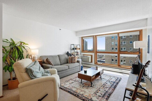 Building Photo - 433 S 7th St Rental