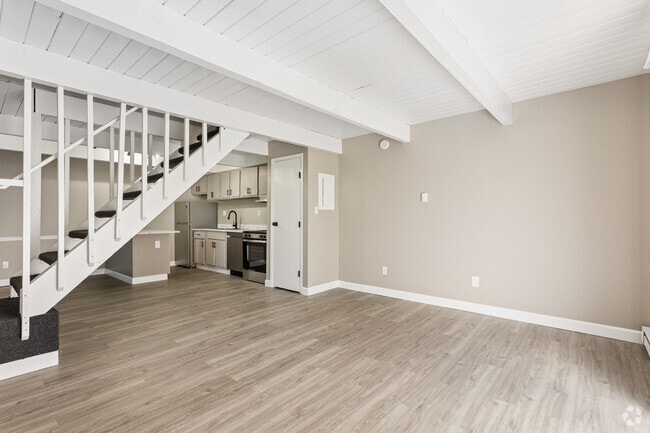 Townhome 2BR, 1BA – 900SF - Living Room - Abbington Village Apartments