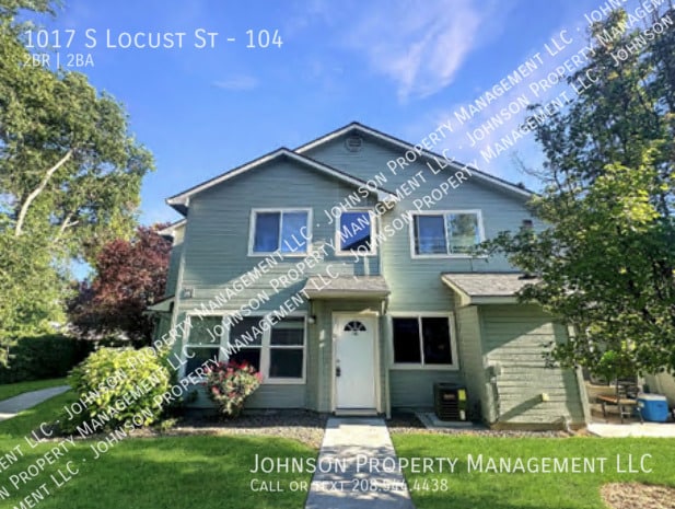 Building Photo - 1017 S Locust St Unit 104