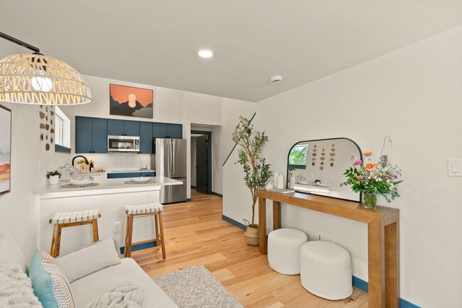 Photo - 960 NE Norton Ave