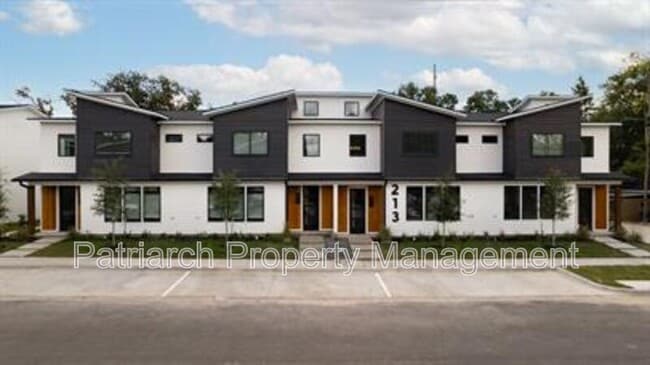 Building Photo - 213 Lynn Dr Rental