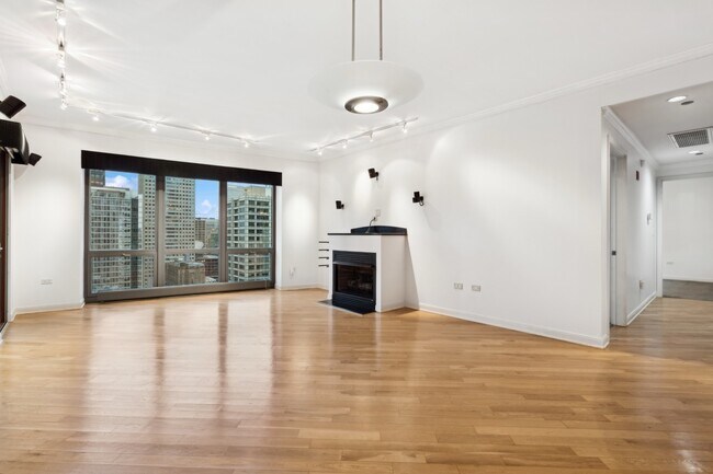 Photo - 130 N Garland Ct