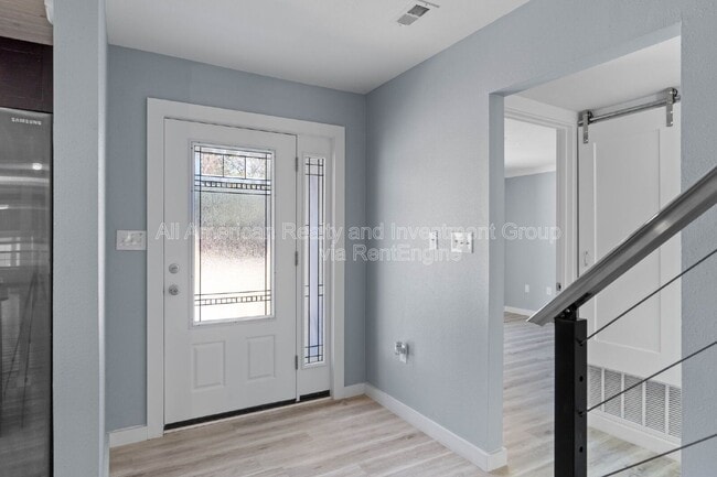 Photo - 41 Solar St
