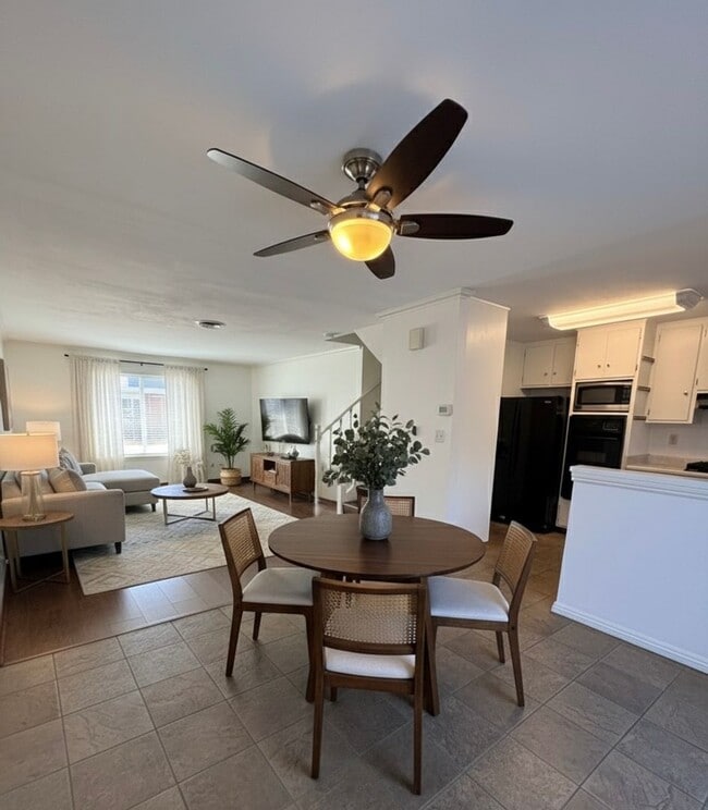 Photo - Spacious 3 bedroom 2 bath townhome with 2 ...