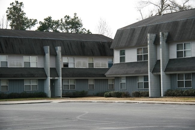 Photo - Hampton Place Apartments