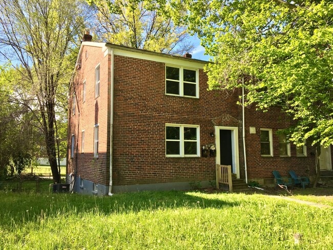 Building Photo - 1111 Gleneagle Rd Unit 2