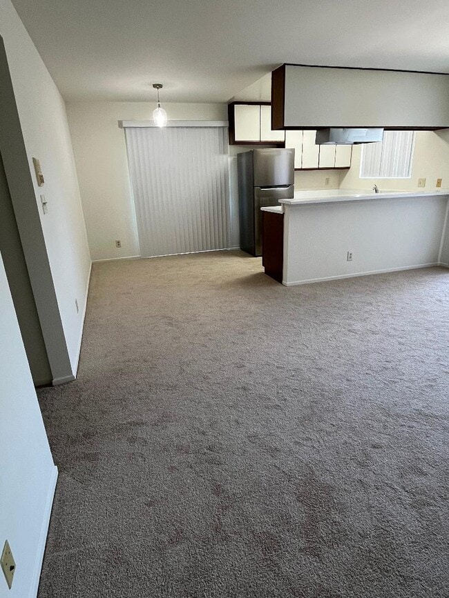 Building Photo - 5908 Cedros Avenue Rental