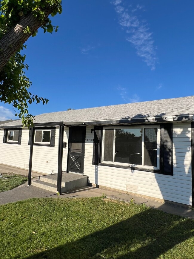 Building Photo - 1511 N 18th Ave