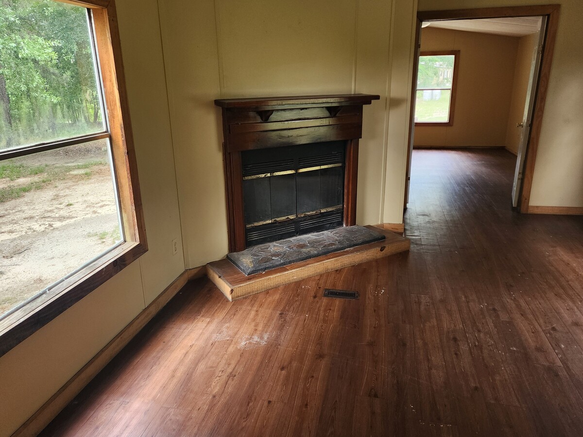 Photo - 1456 Old Lovett Rd House