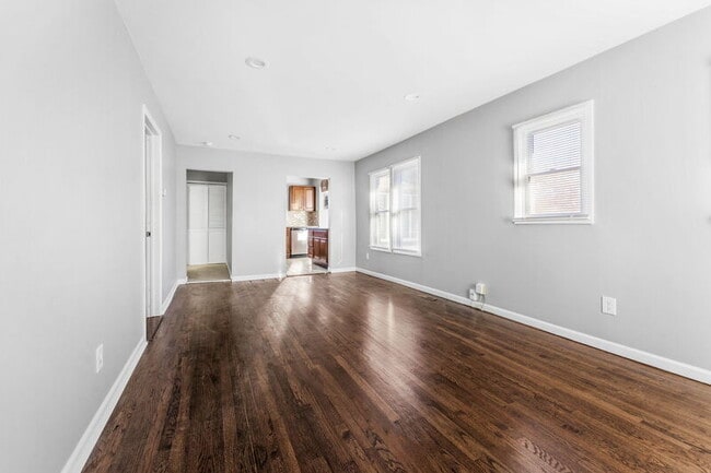 Photo - 21704 Jefferson St