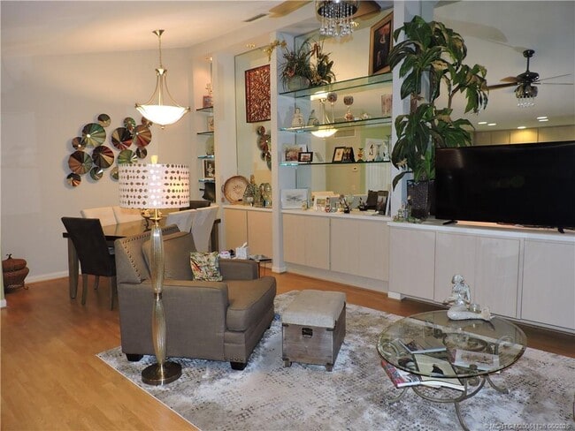 Building Photo - 1539 SW Waterfall Blvd