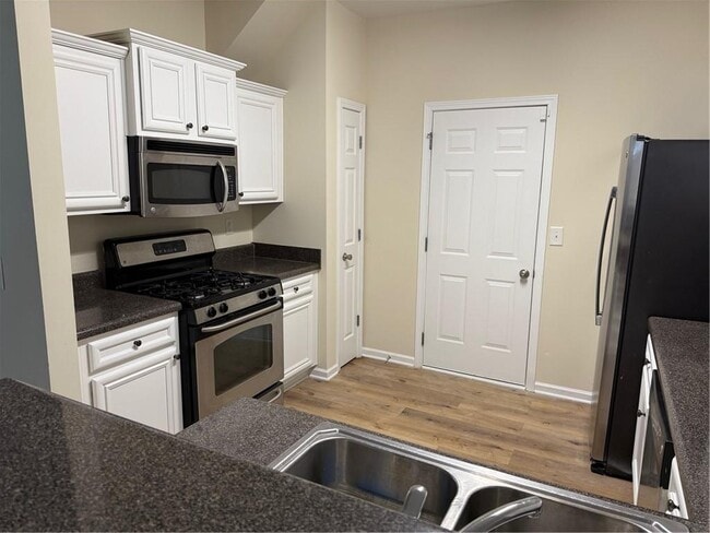 Photo - 1277 Houndslake Dr